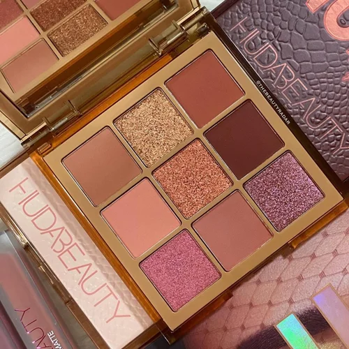 سایه هودا بیوتی مدل NUDE